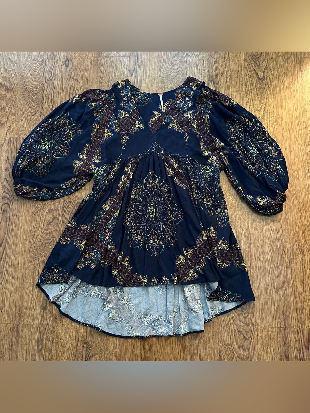 Free People Boho Navy Floral Medallion Peasant Top size XS bohemian long v neck